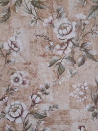 Papier peint vintage avec fleurs blanc et rose sur un fond de liège