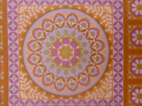vintage behang geometrisch met paarse en oranje bloemen