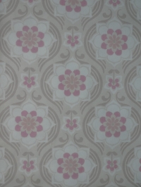 Papier peint vintage damassé gris rose avec fleurs