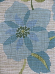 blauwe bloemen op een wit grijze achtergrond