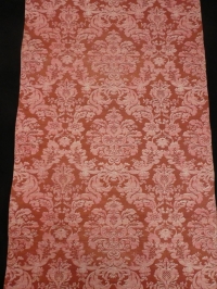 red damask vintage wallpaper